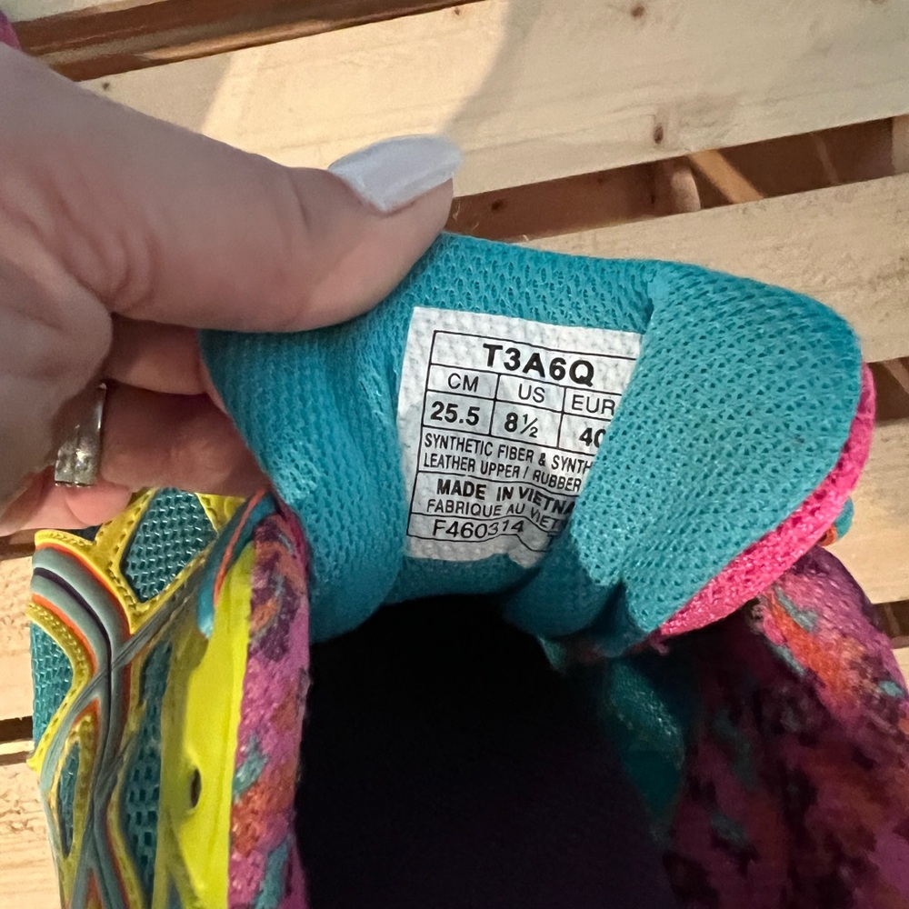 ASICS Running Shoes - Picture 6 of 6